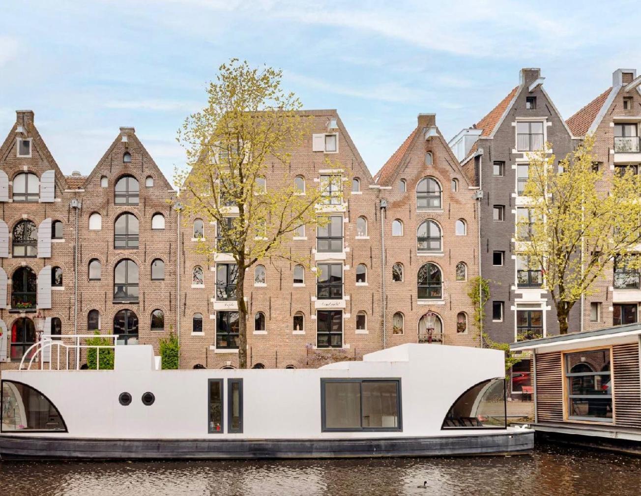 Hotel en barco Houseboat The Floating Nest *