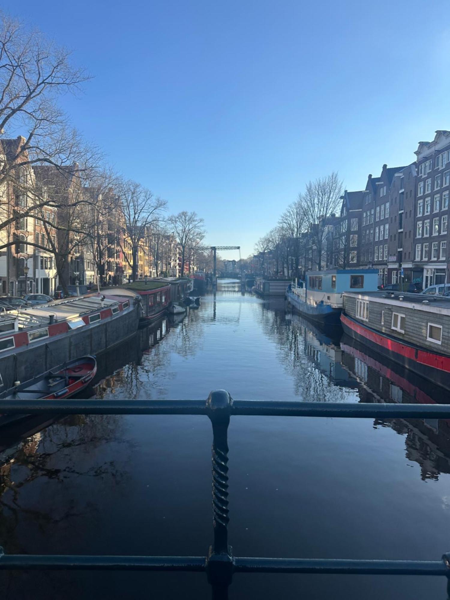 Houseboat The Floating Nest Botel *